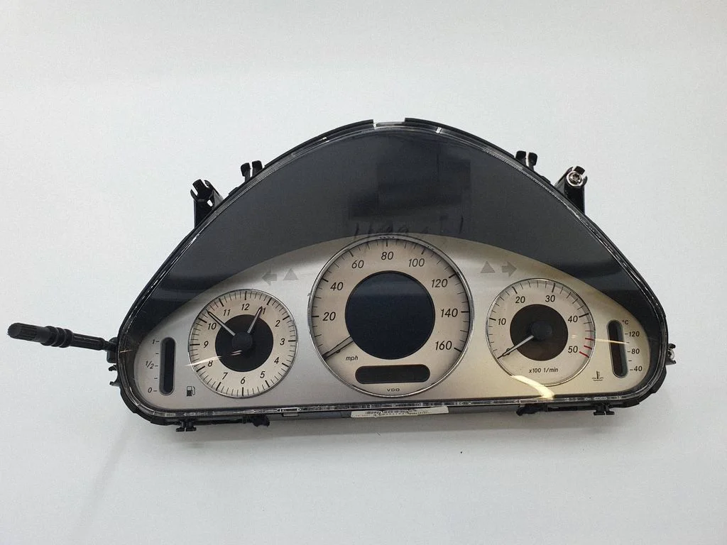 Speedometer (instrument cluster) A2115404948