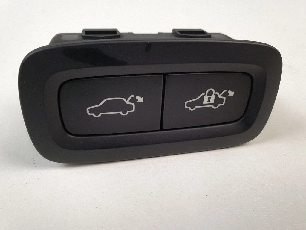 Tailgate/boot open switch button 31674801