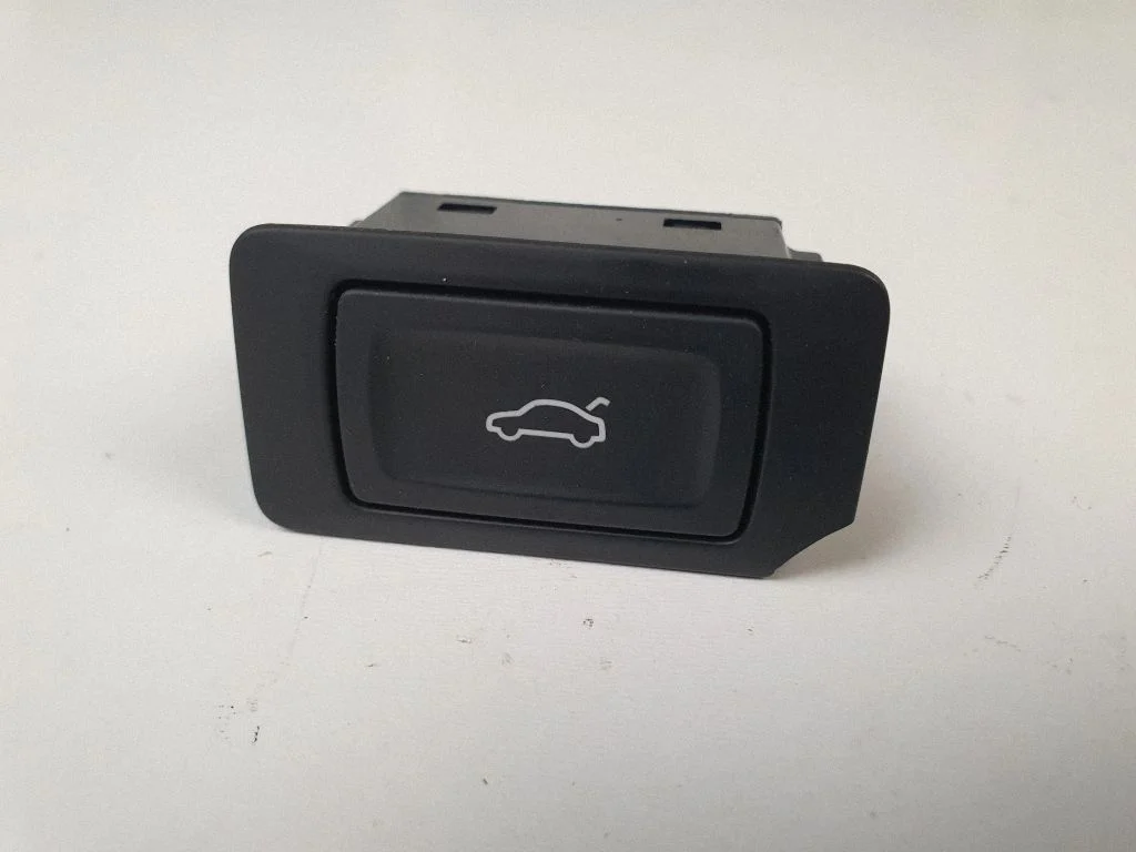 Tailgate/boot open switch button 4G0959831A