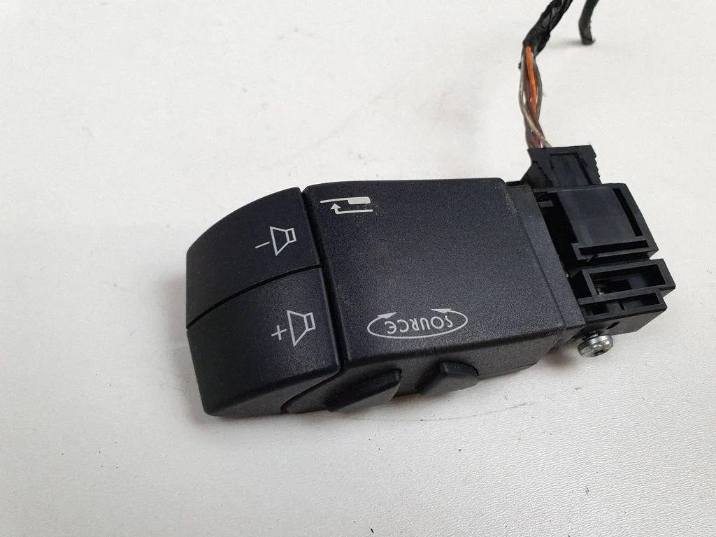 Sound control switch 7701049643