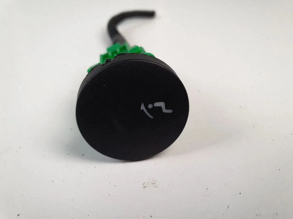 Interior fan control switch – Nissan Qashqai+2 (2008-2010)
