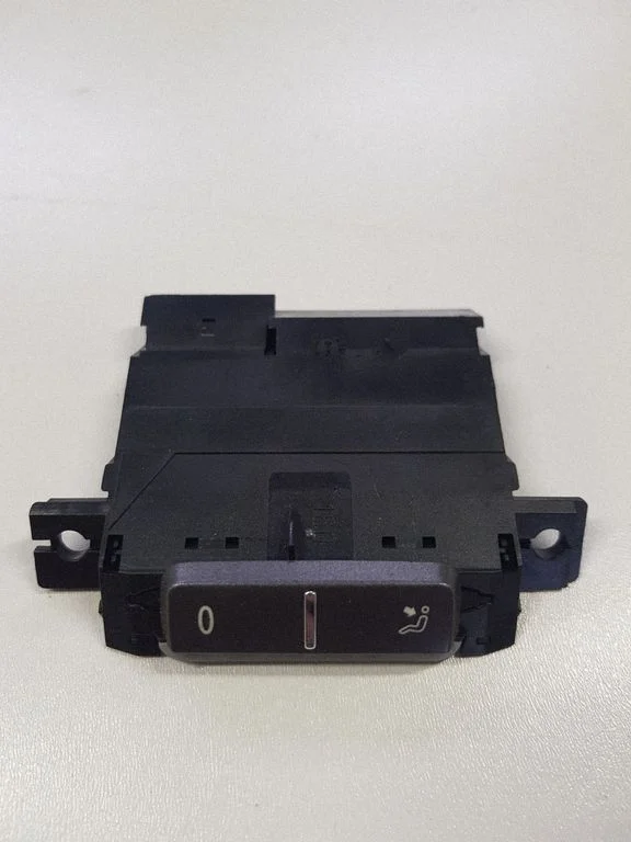 Interior fan control switch – Volkswagen Phaeton (2002-2016)