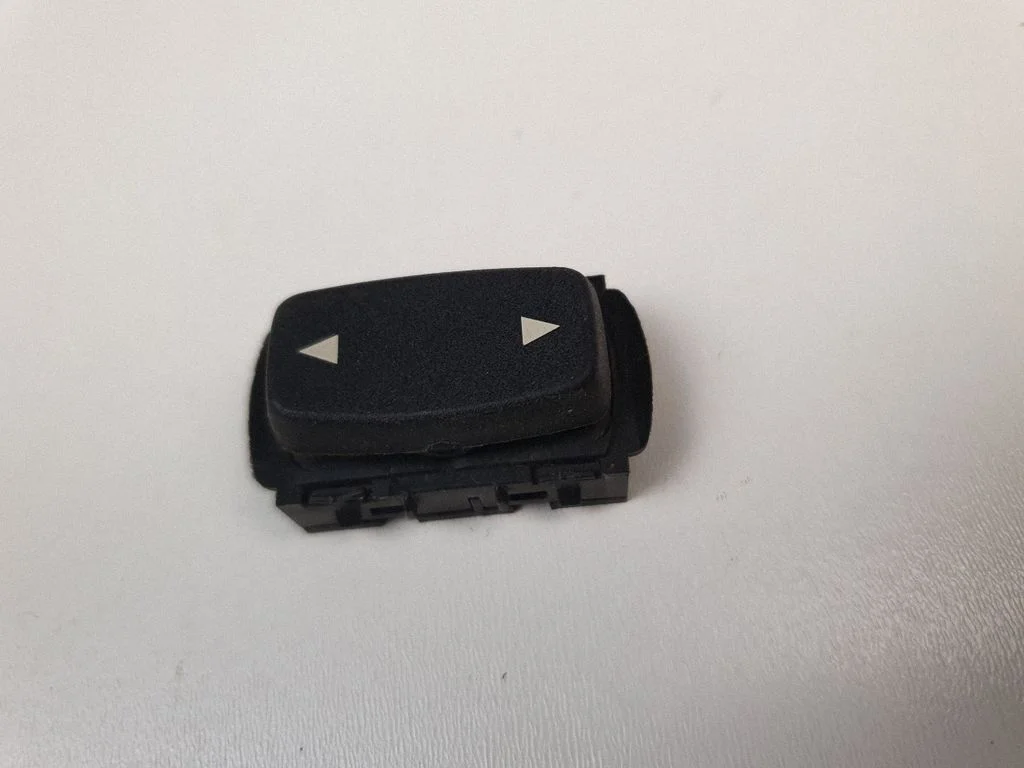 Seat control switch 6935253