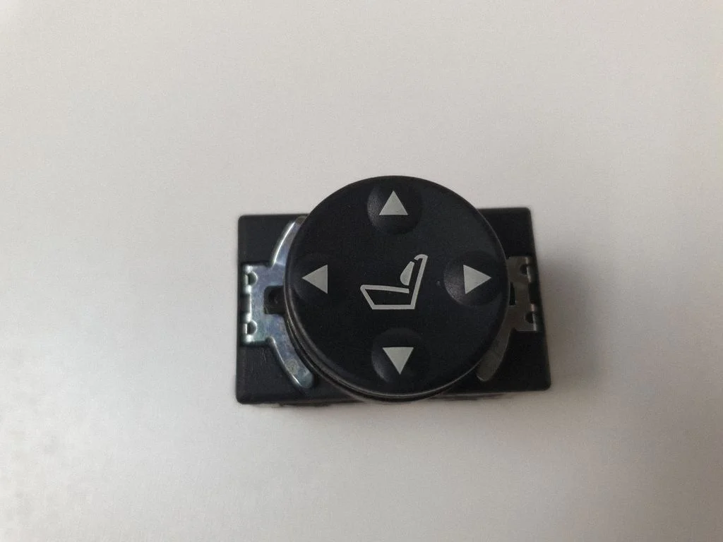 Seat control switch 8352291