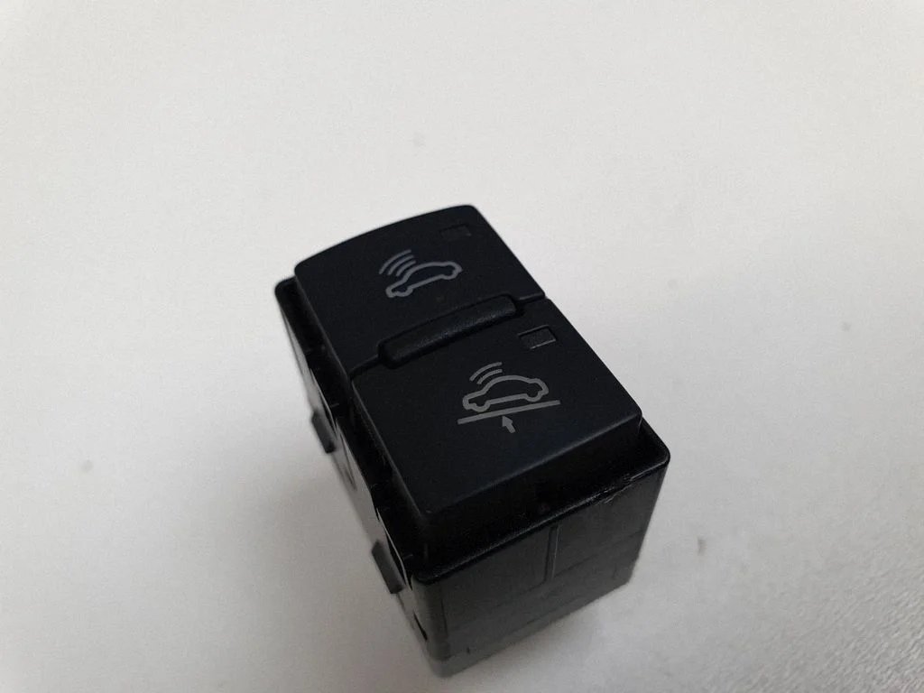 Alarm switch – Audi A8 S8 D3 4E (2002-2009)