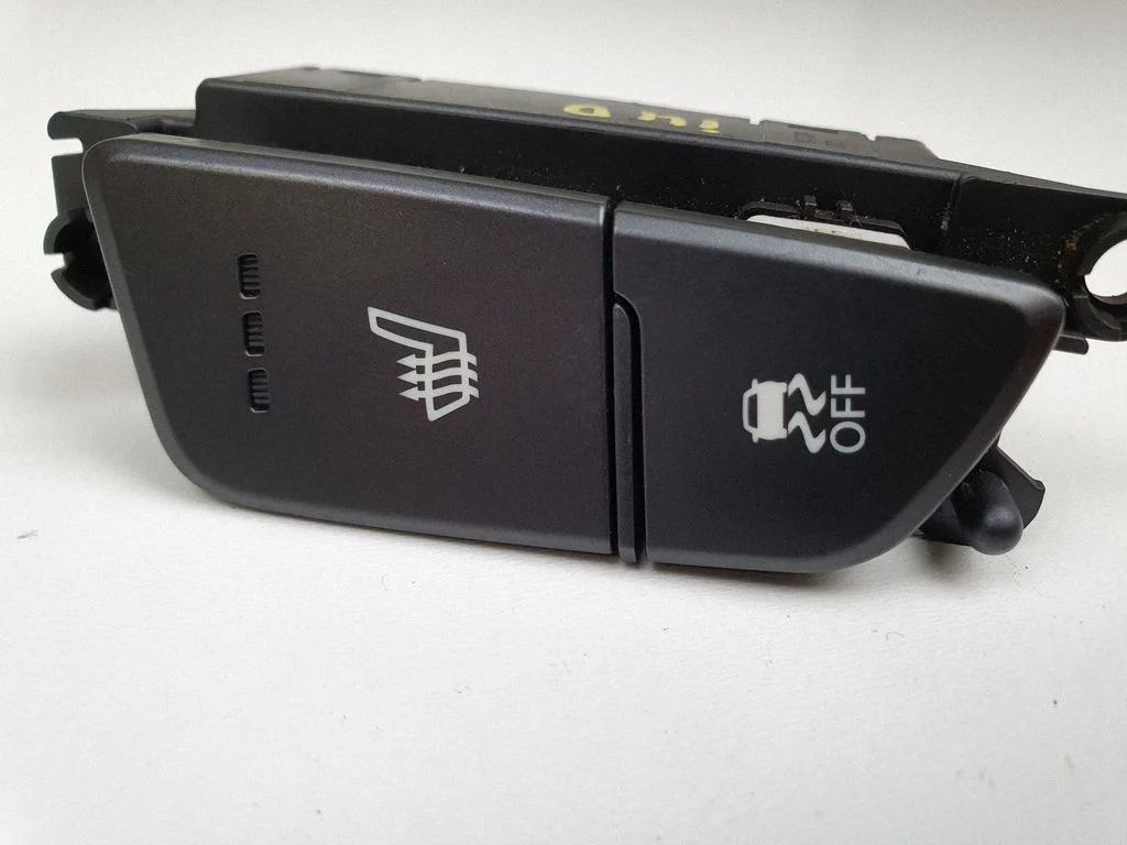Seat heating switch 937303Z860