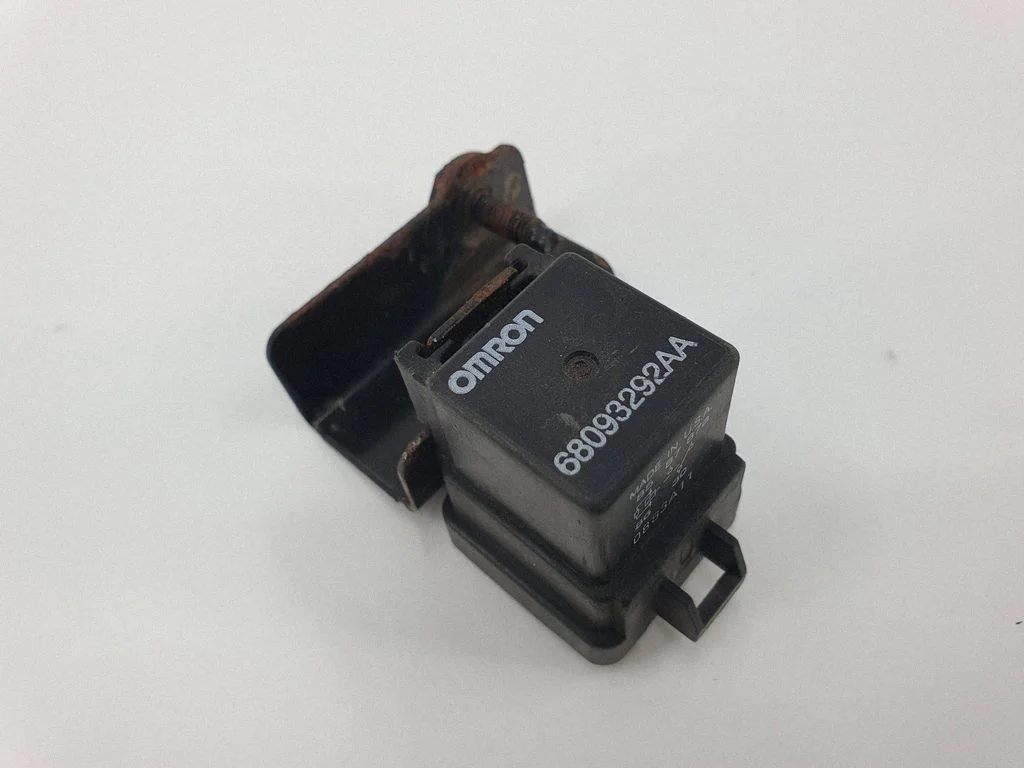 Dzesēšanas ventilatora relejs 68093292AA