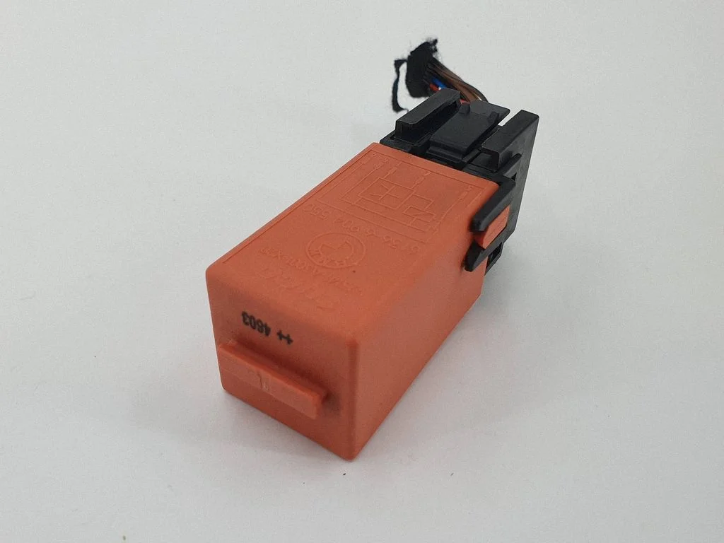 Window wiper relay 6904550