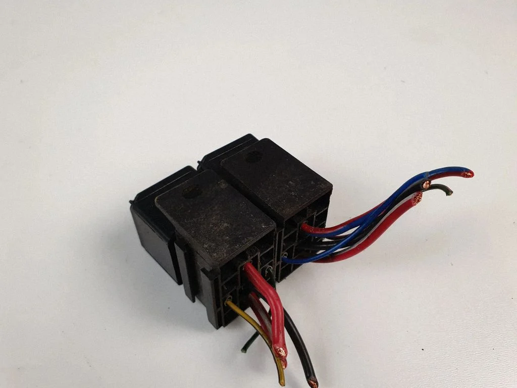 Other relay 5M5T14B192DA