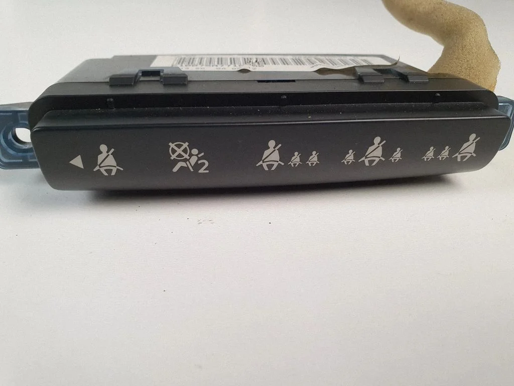 Seat belt warning relay 68260JD02A