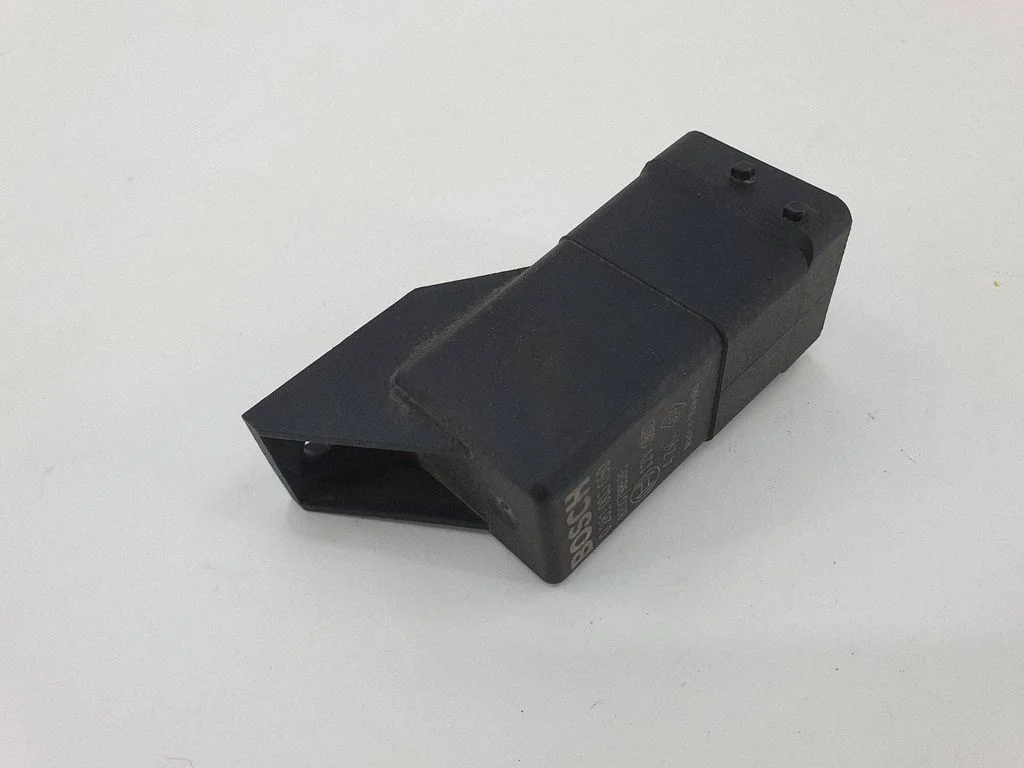 Glow plug pre-heat relay – Renault Trafic III (X82) (2014-)