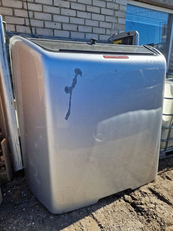 Pick-up truck tonneau cover