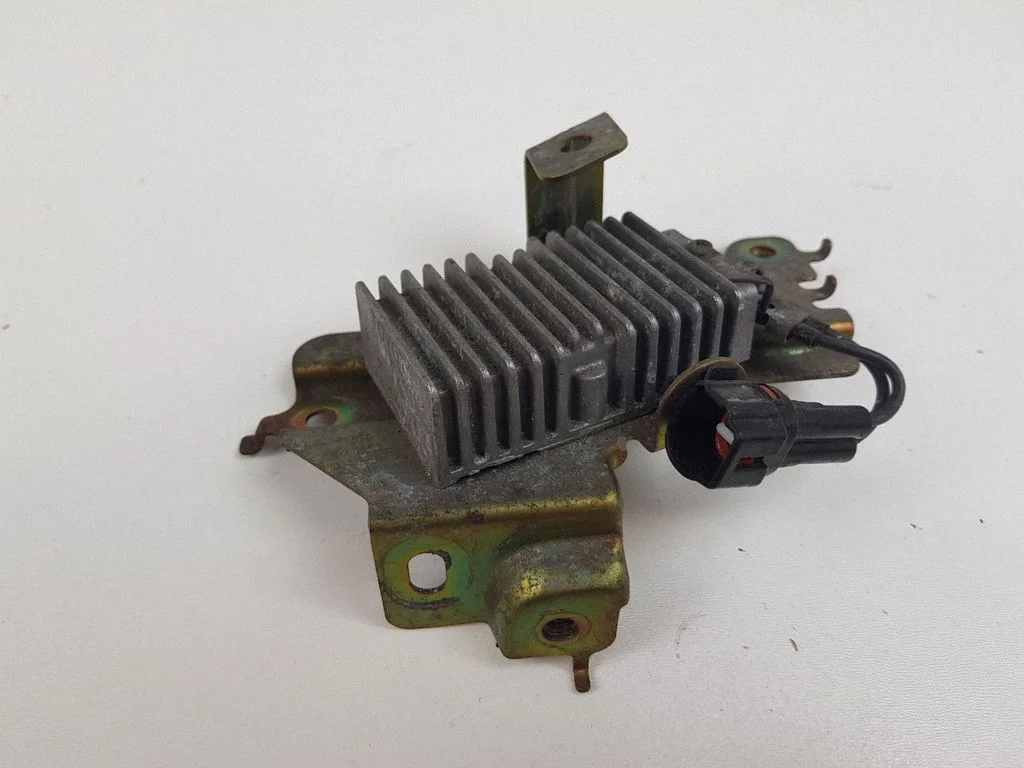 Kütusepumba juhtplokk 2308031020 – Lexus GS 300 350 430 450H (2005-2012)