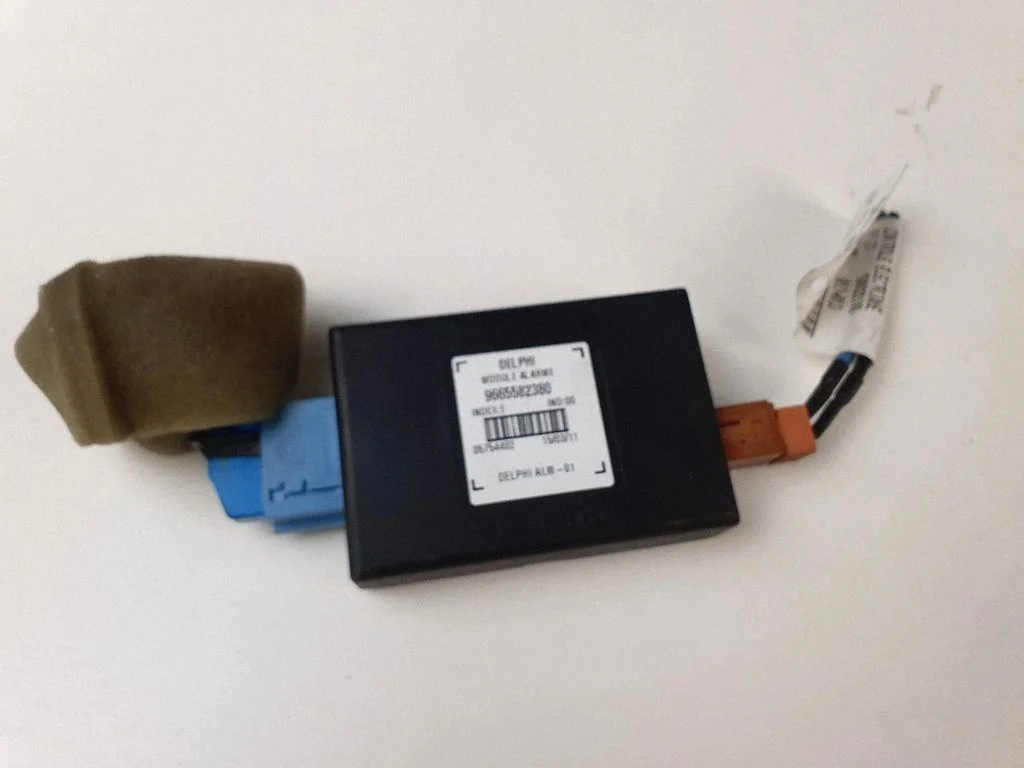 Signalisatsiooni juhtplokk 9665582380 – Peugeot 508 RXH (2011-2018)