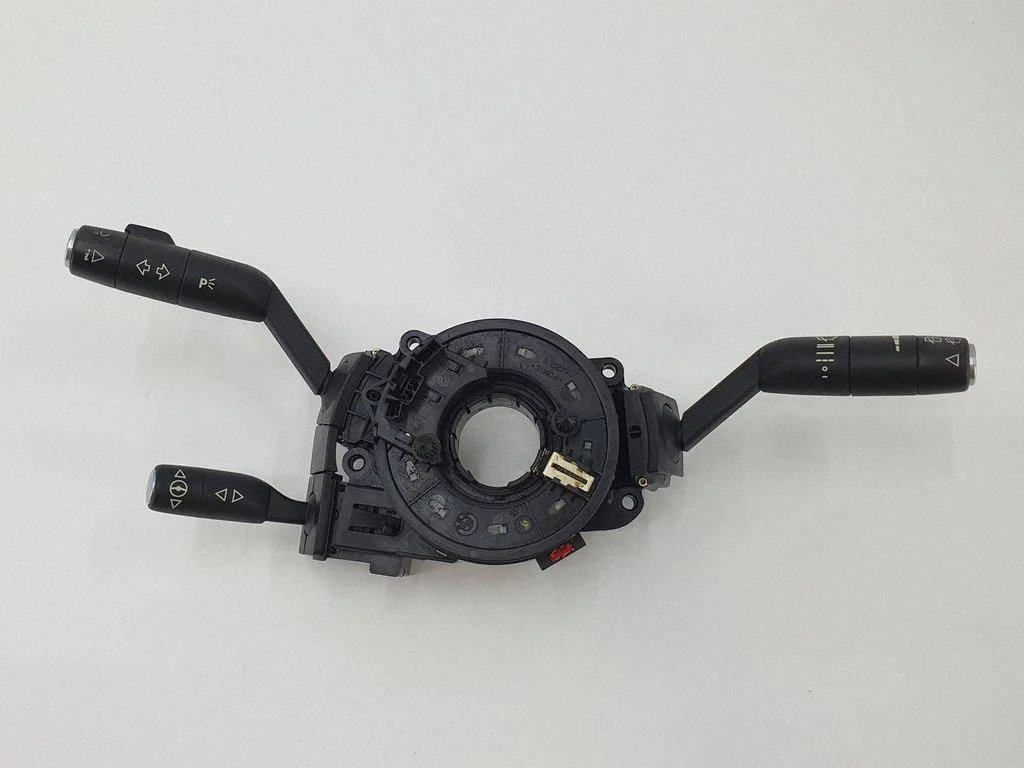 Wiper turn signal indicator stalk/switch 6901774