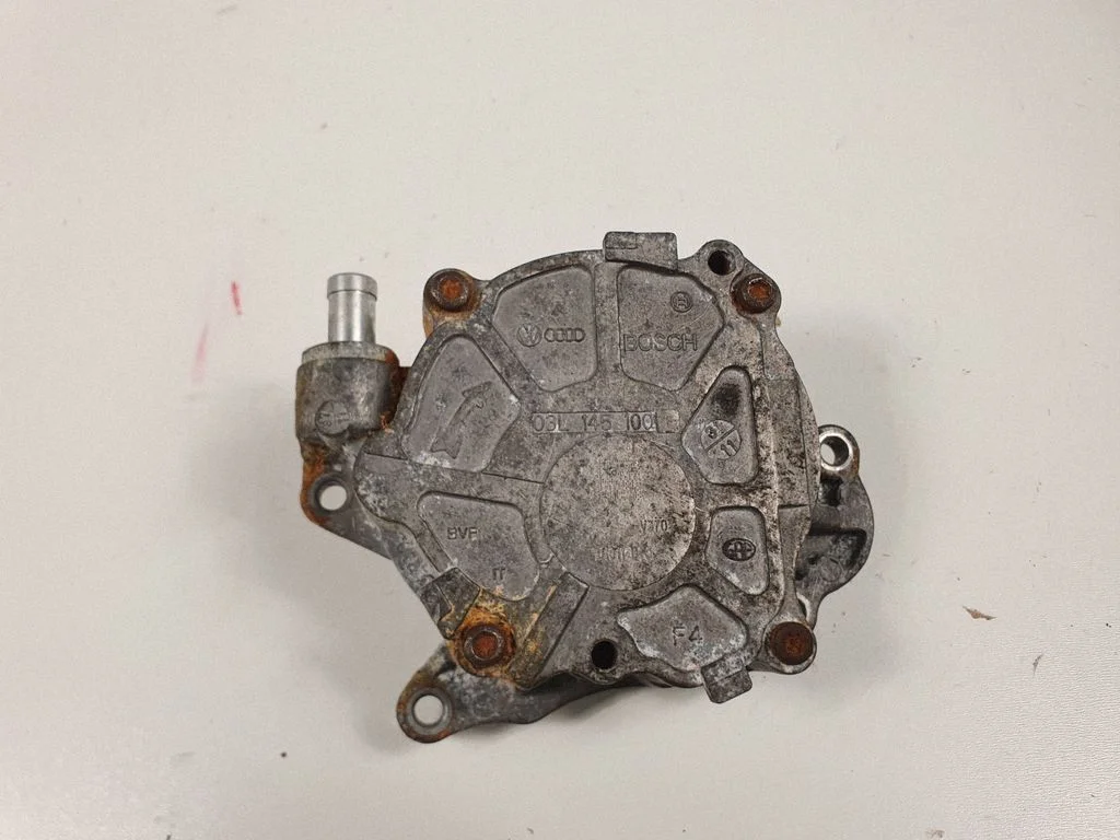 Vacuum pump 03L145100