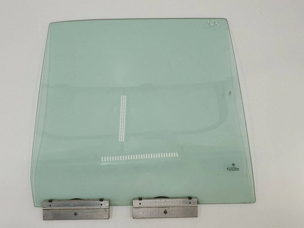 Rear door window glass 43R000981