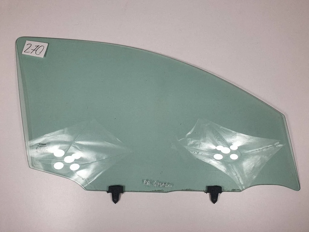 Front door window glass four-door – Nissan Qashqai+2 (2008-2010)