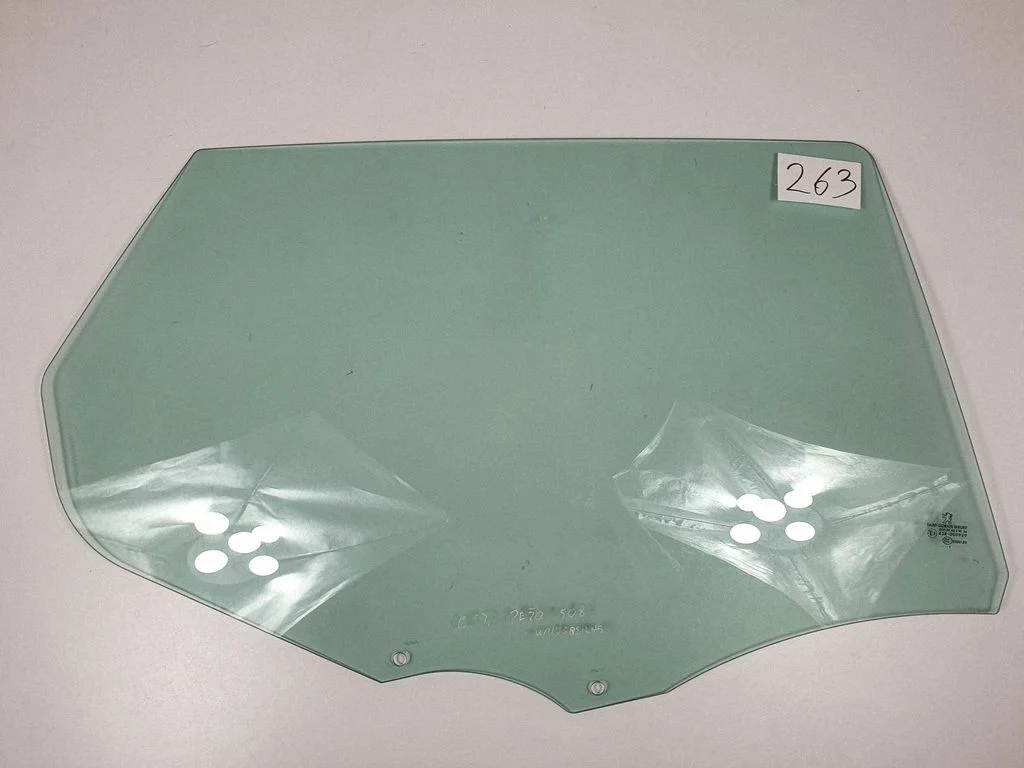 Front door window glass four-door – Peugeot 508 RXH (2011-2018)