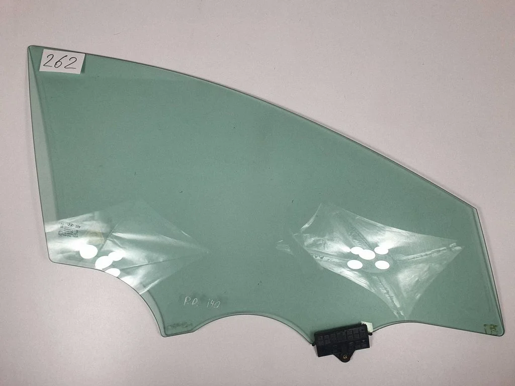 Front door window glass four-door 43R000384
