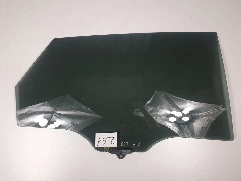 Rear door window glass 43R000385