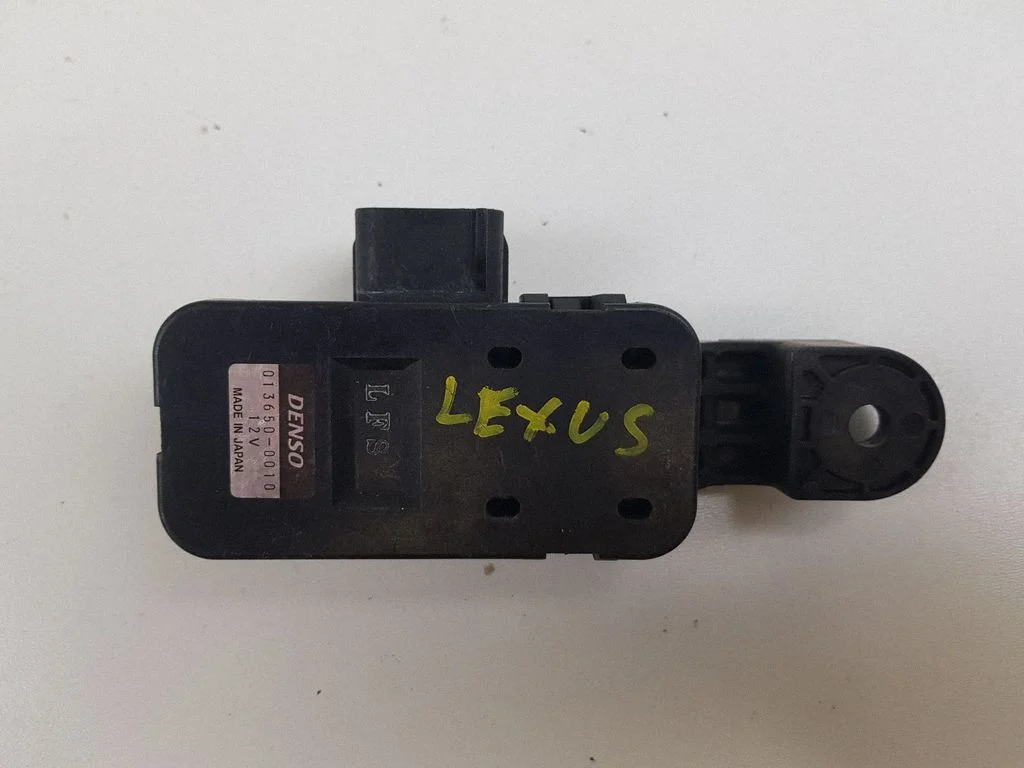 Exhaust pressure sensor – Lexus GS 300 350 430 450H (2005-2012)