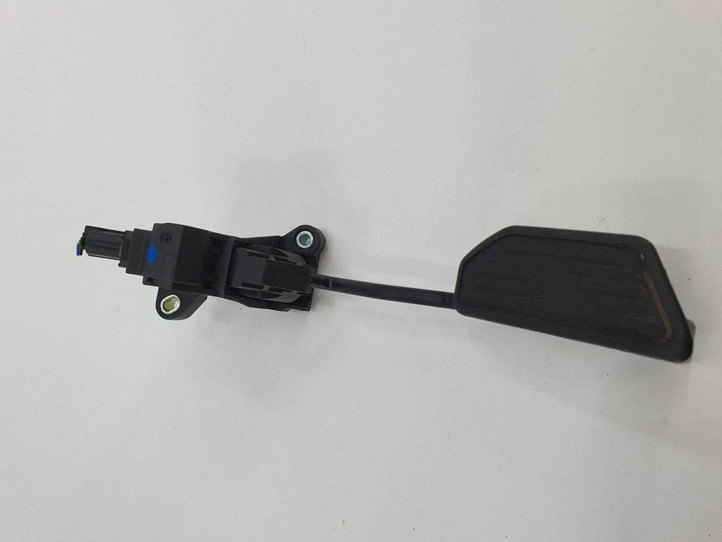 Accelerator throttle pedal 7811002140