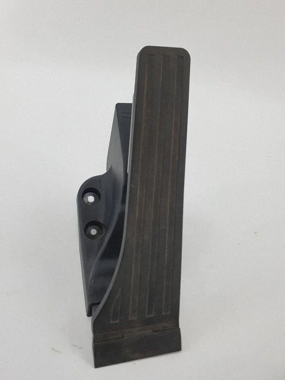 Accelerator throttle pedal A2053000004