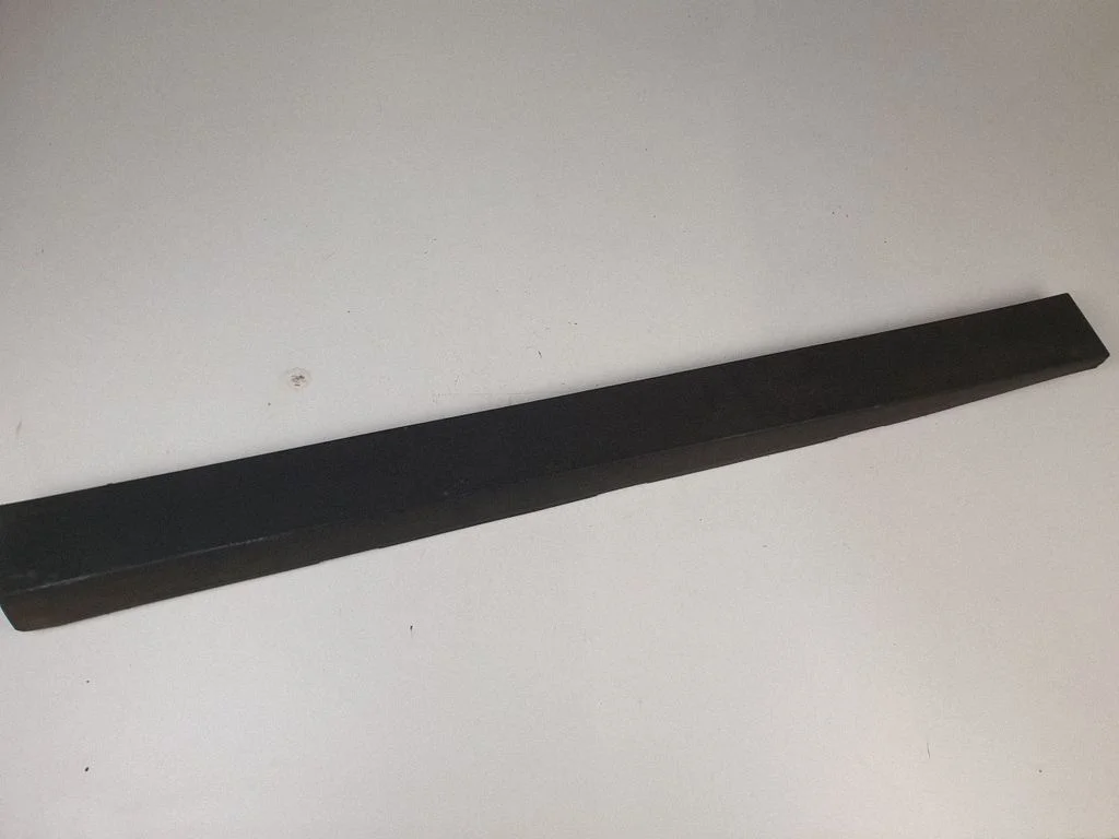 Front door trim (molding) 31672656