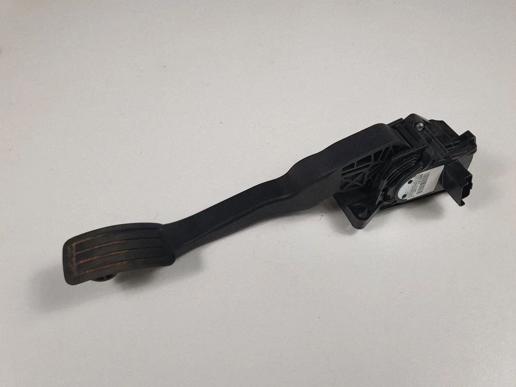 Accelerator throttle pedal 9674829880