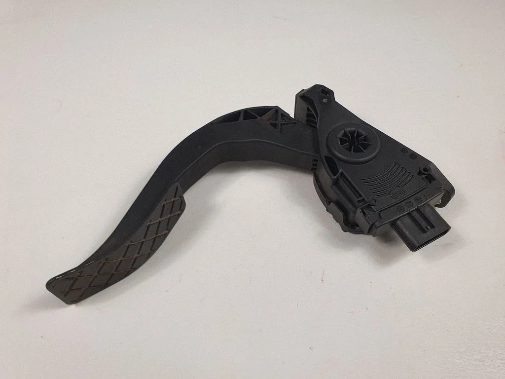 Accelerator throttle pedal 8K1723523A
