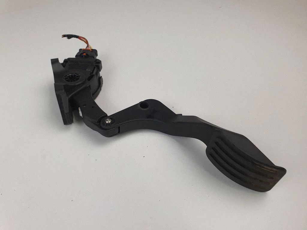 Accelerator throttle pedal 6PV009949