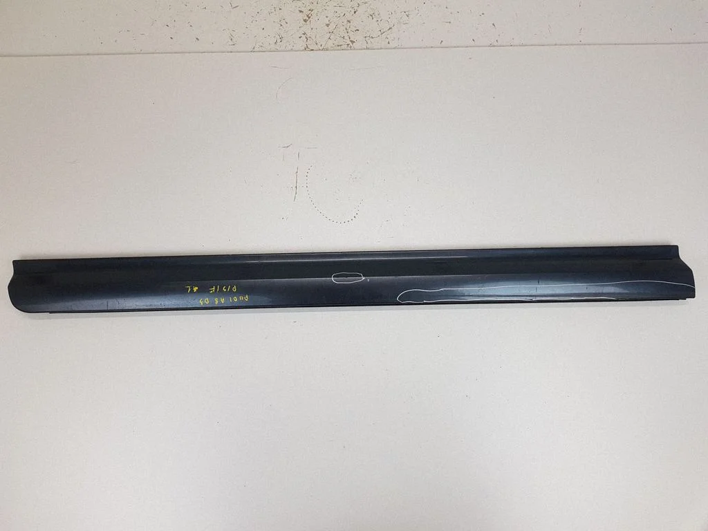 Listwa drzwi przednich – Audi A8 S8 D3 4E (2002-2009)