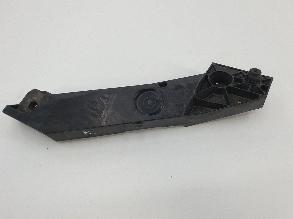 Radiatoru paneļa kronšteins 625001299R