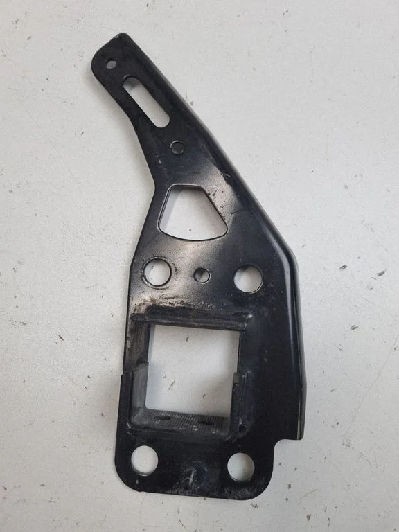 Radiator support slam panel bracket 4F0805500B