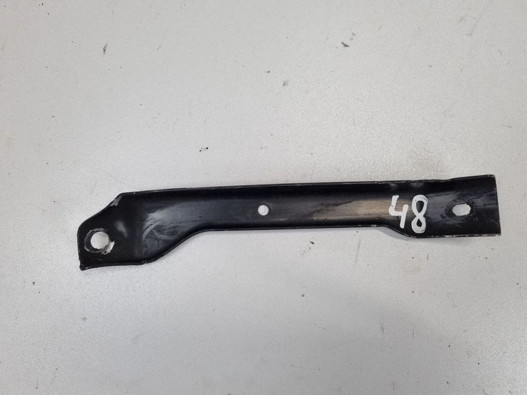 Radiator support slam panel bracket 4F0809891