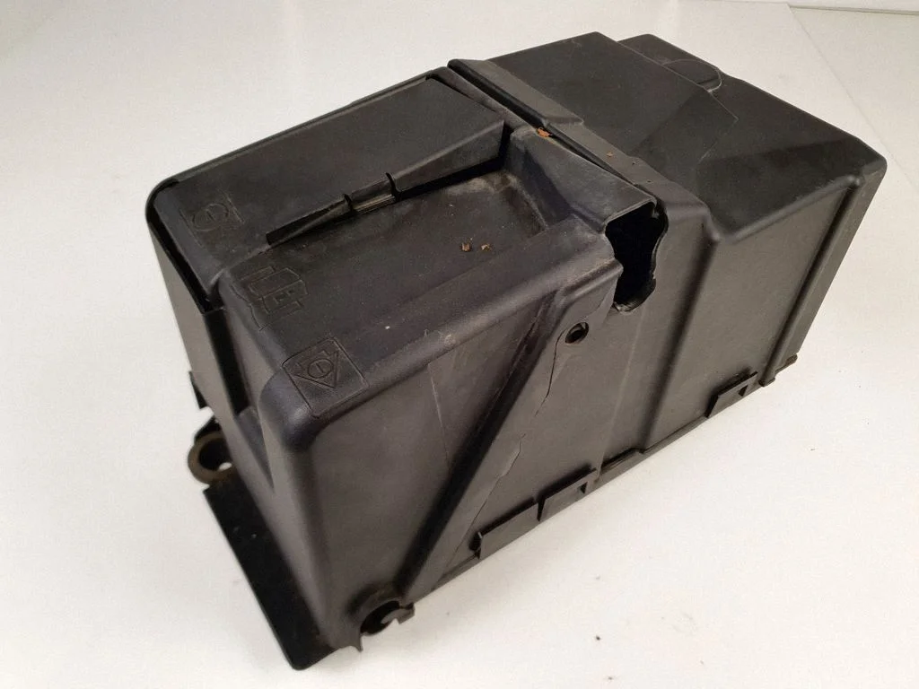 Battery box tray