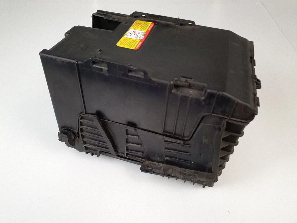 Battery box tray