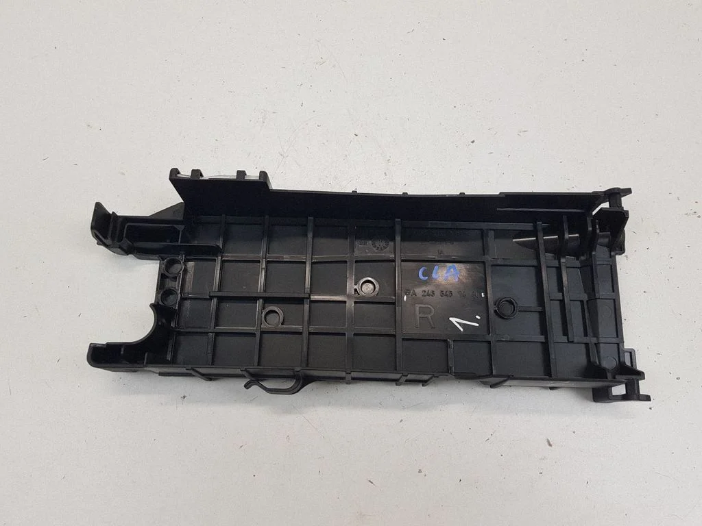 Pokrywa skrzynki bezpieczników – Mercedes-Benz Klasa CLA C117 X117 W117 (2013-2019)