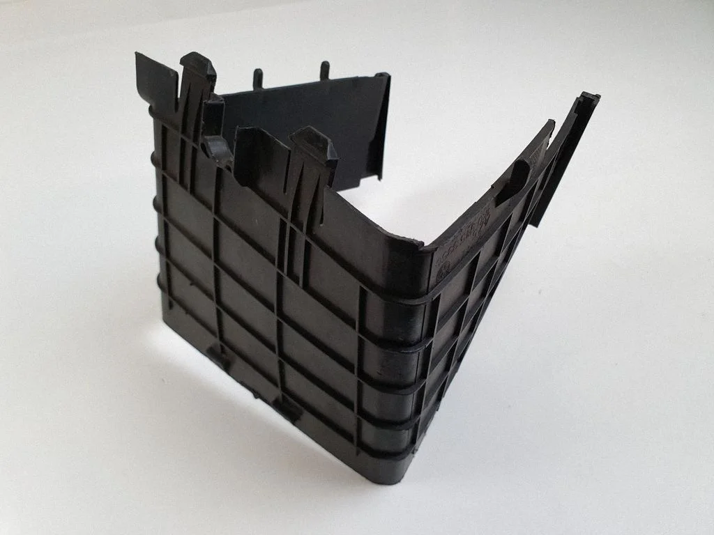 Battery tray heat shield – Volkswagen Passat B6 (2005-2010)