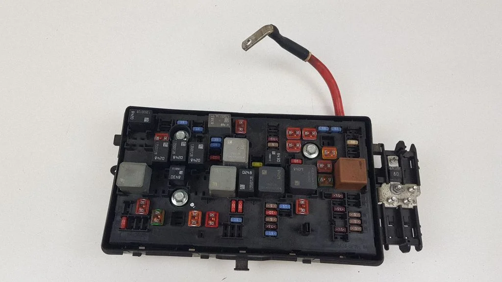 Fuse box set 1327588103 – Opel Insignia A (2008-2017)