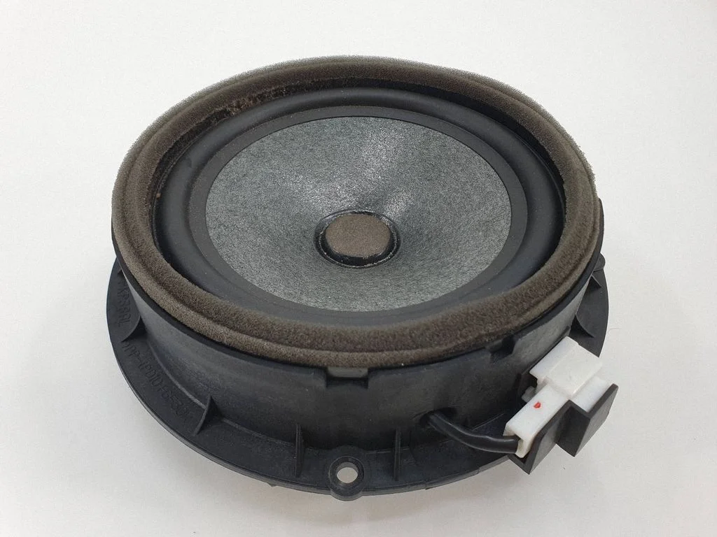 Front door speaker – KIA Sorento (2010-2014)