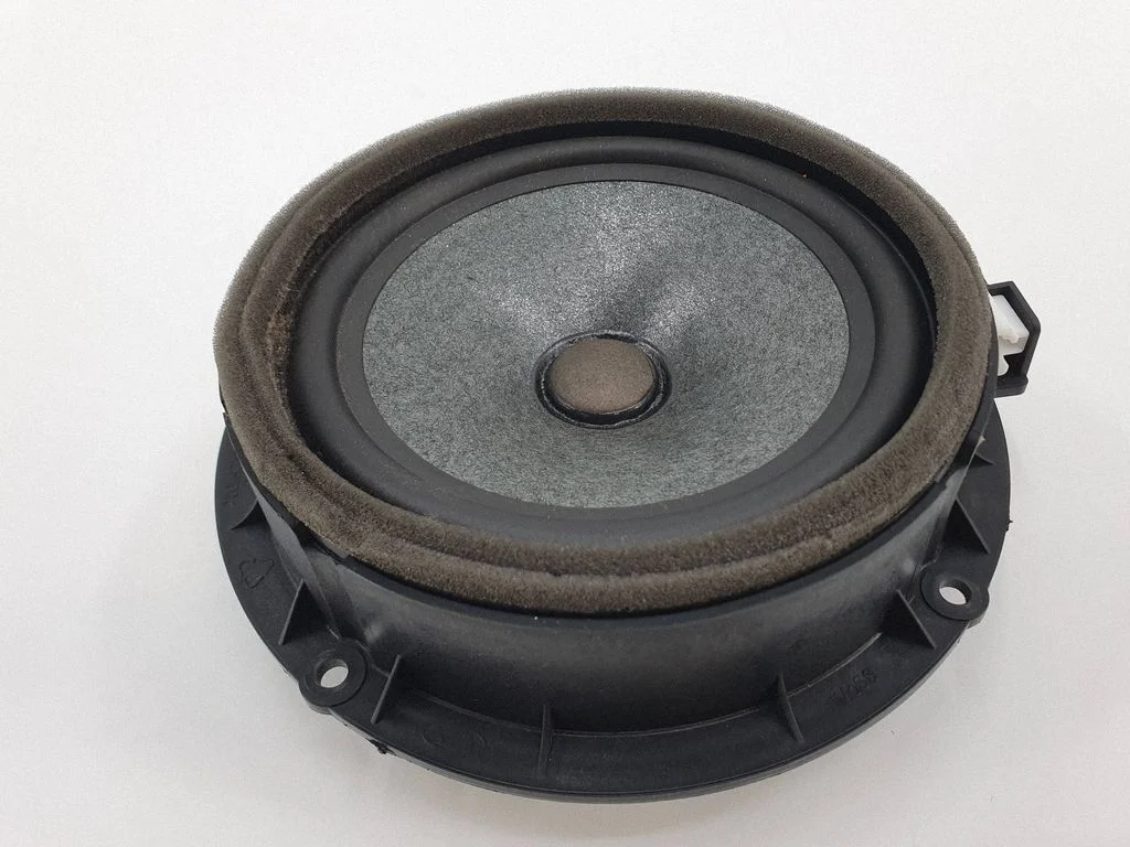 Front door speaker – KIA Sorento (2010-2014)