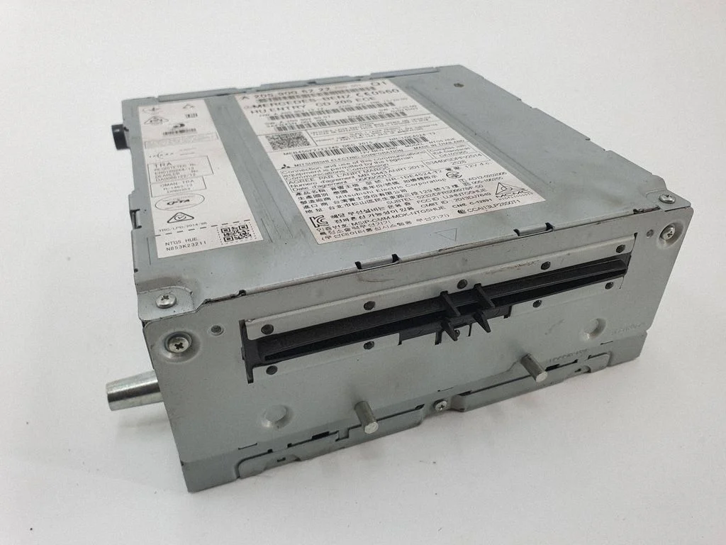Radio/CD/DVD/GPS head unit A205006222