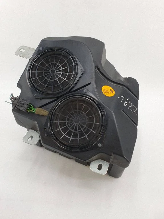 Subwoofer speaker – Land Rover Range Rover L322 (2002-2012)