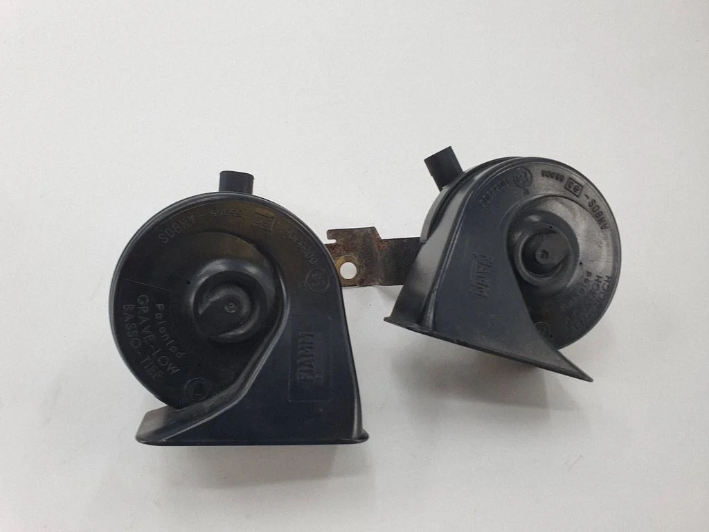 Horn signal – Land Rover Range Rover L322 (2002-2012)