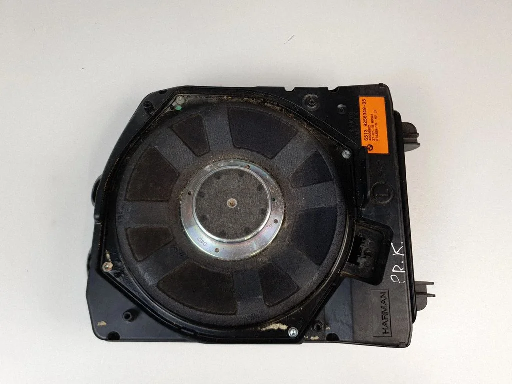 Subwoofer – lewy przód