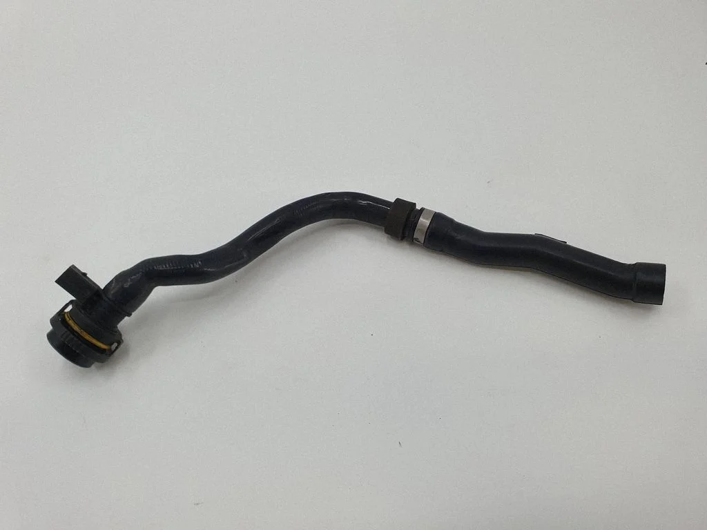 Karteriventilatsioon/-toru(d)/-voolik(ud) – Mercedes-Benz C-klass W205 (2014-2021)