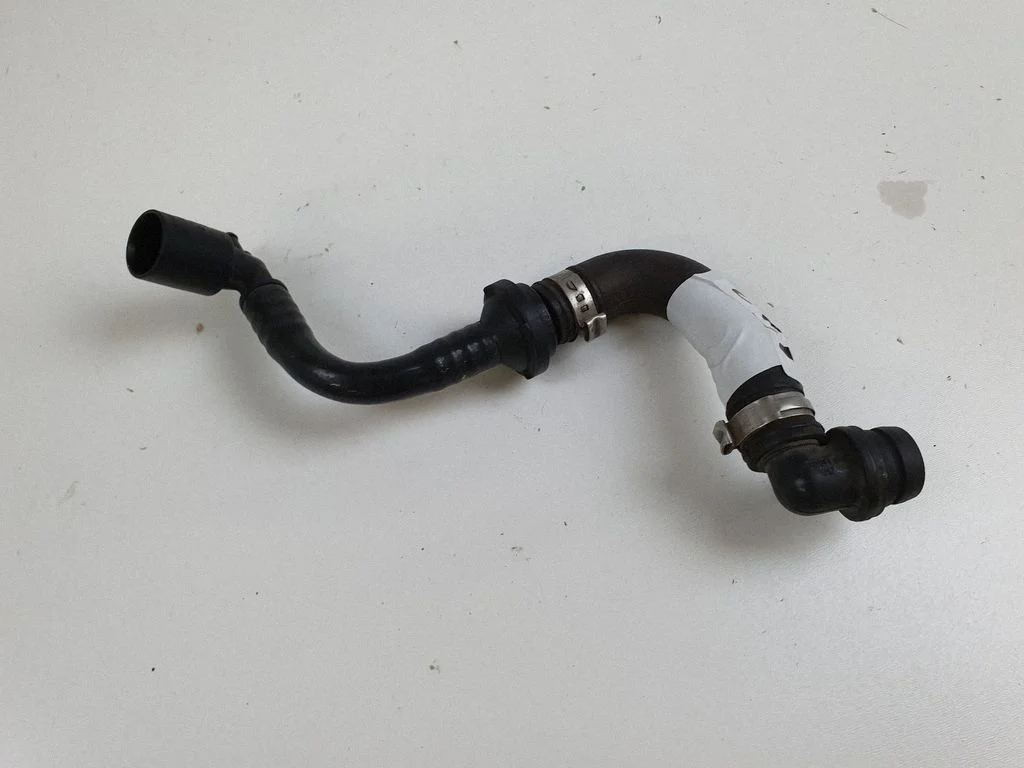 Vacuum line/pipe/hose 1K0611813