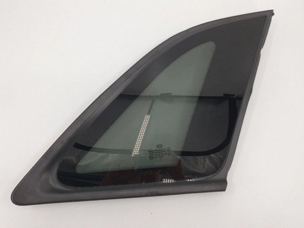 Rear side window 43R000399